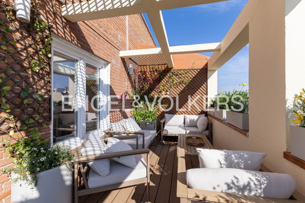 Featured Photo