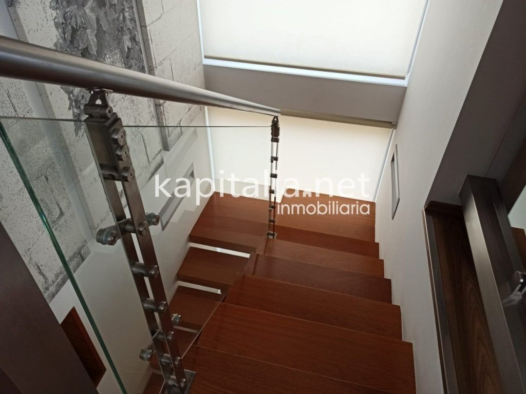 Featured Photo