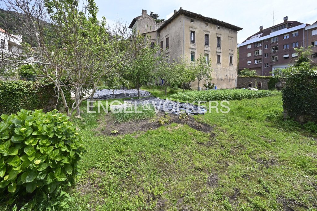Featured Photo