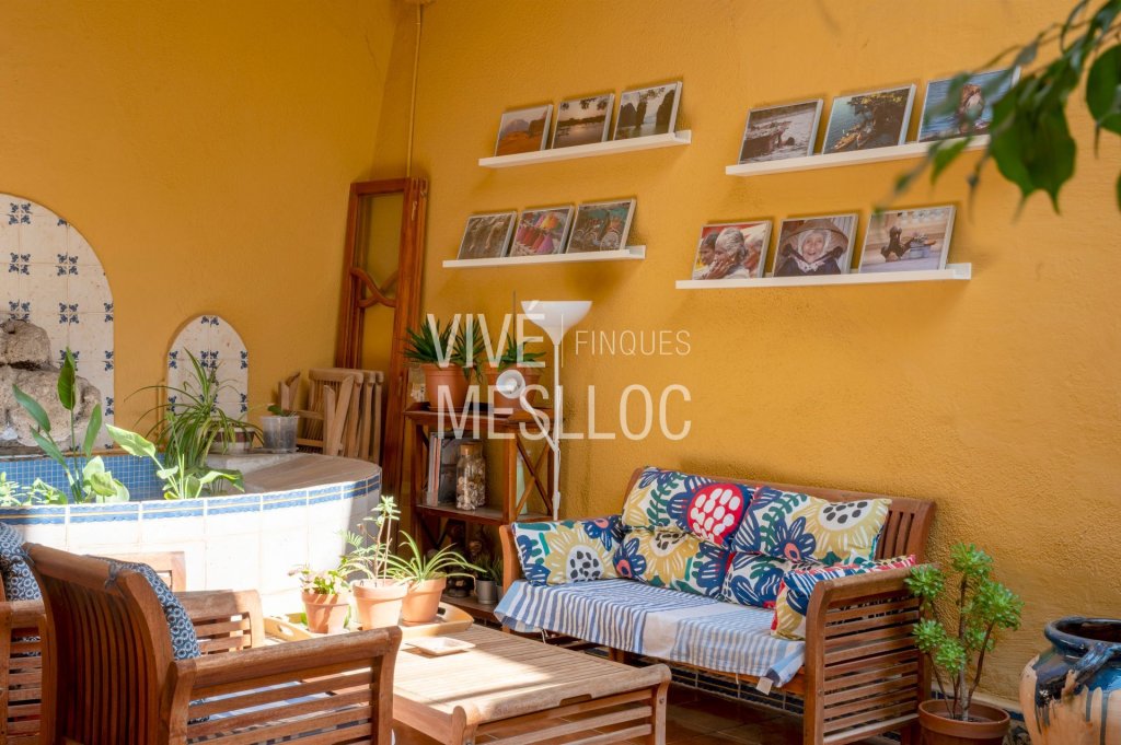 Featured Photo