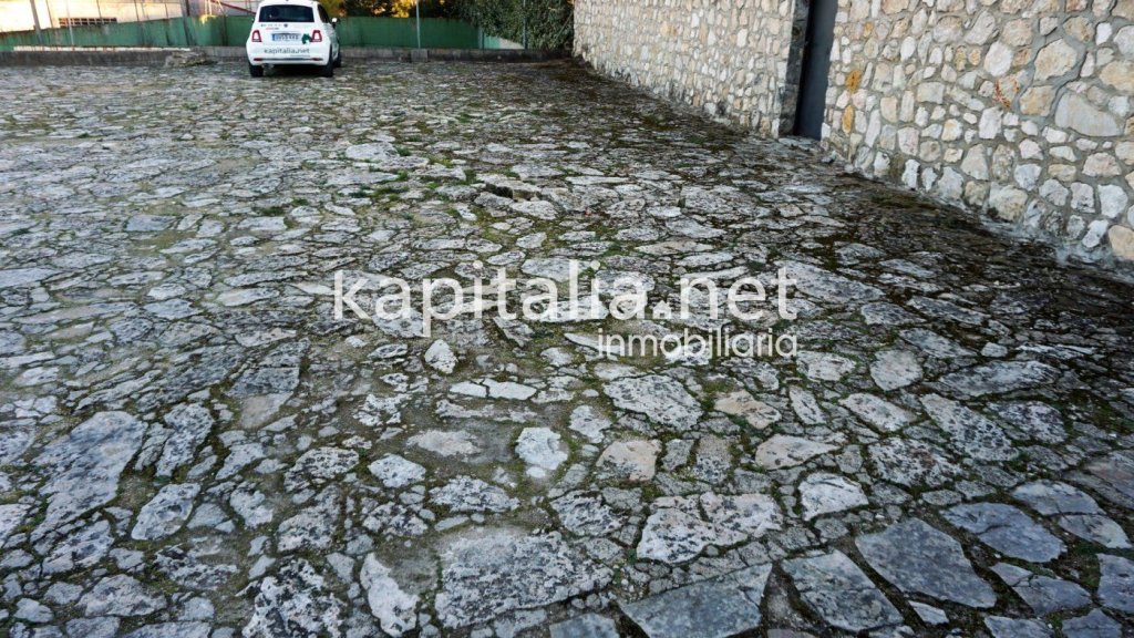 Featured Photo