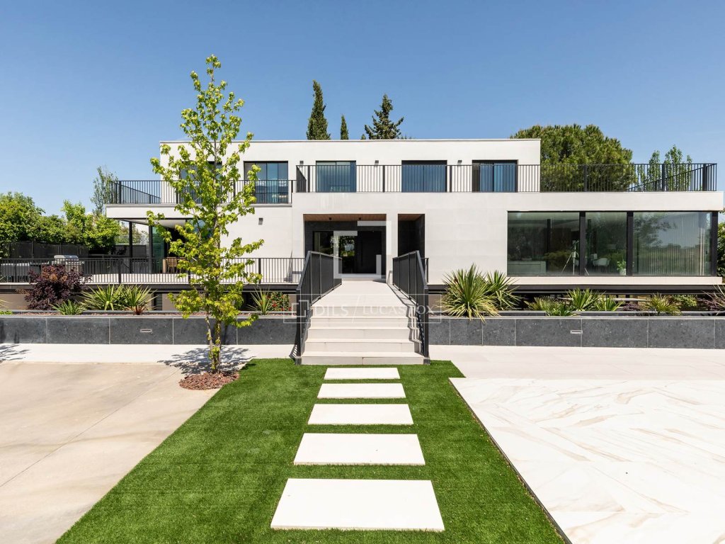 Featured Photo