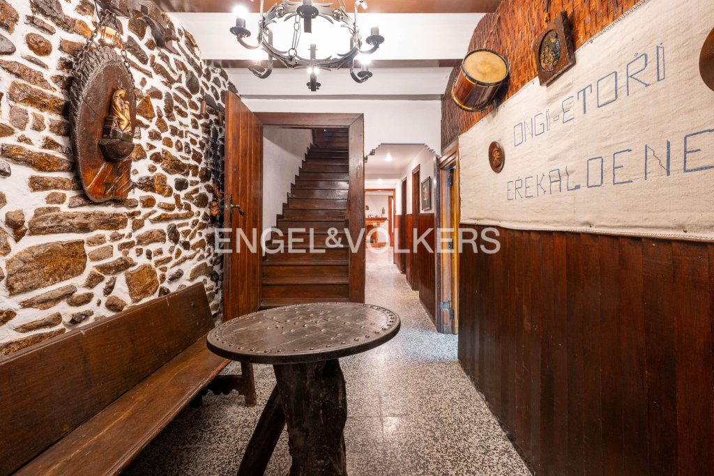 Featured Photo