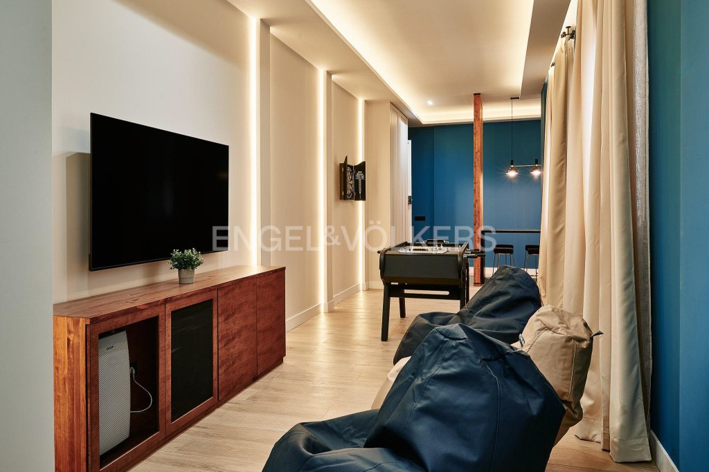 Featured Photo