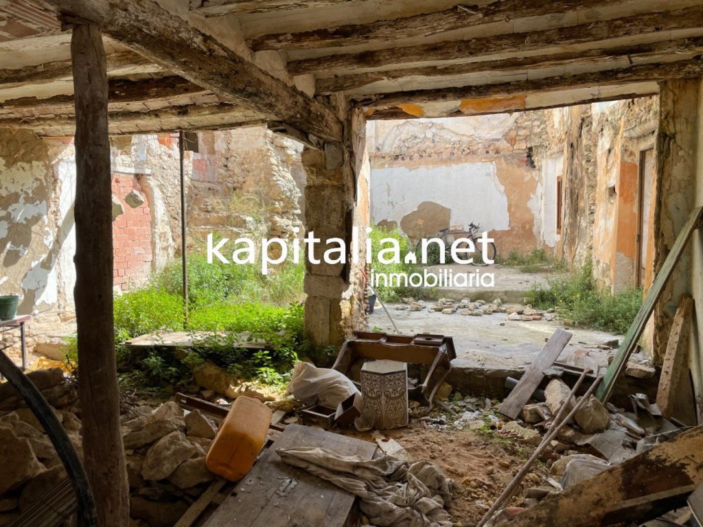 Featured Photo