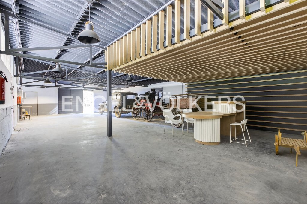 Featured Photo