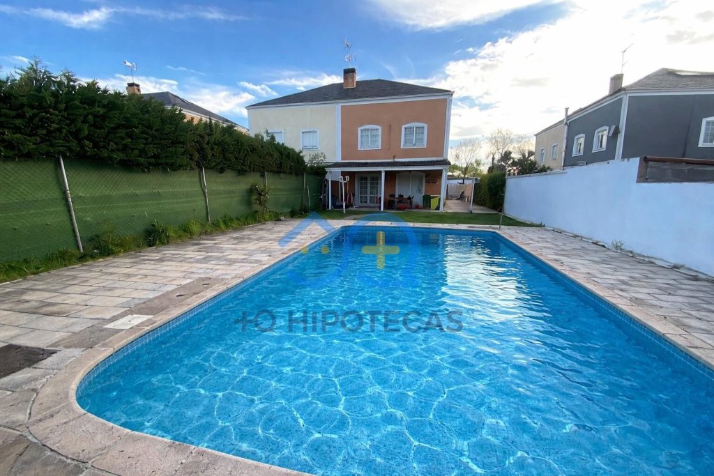 Featured Photo