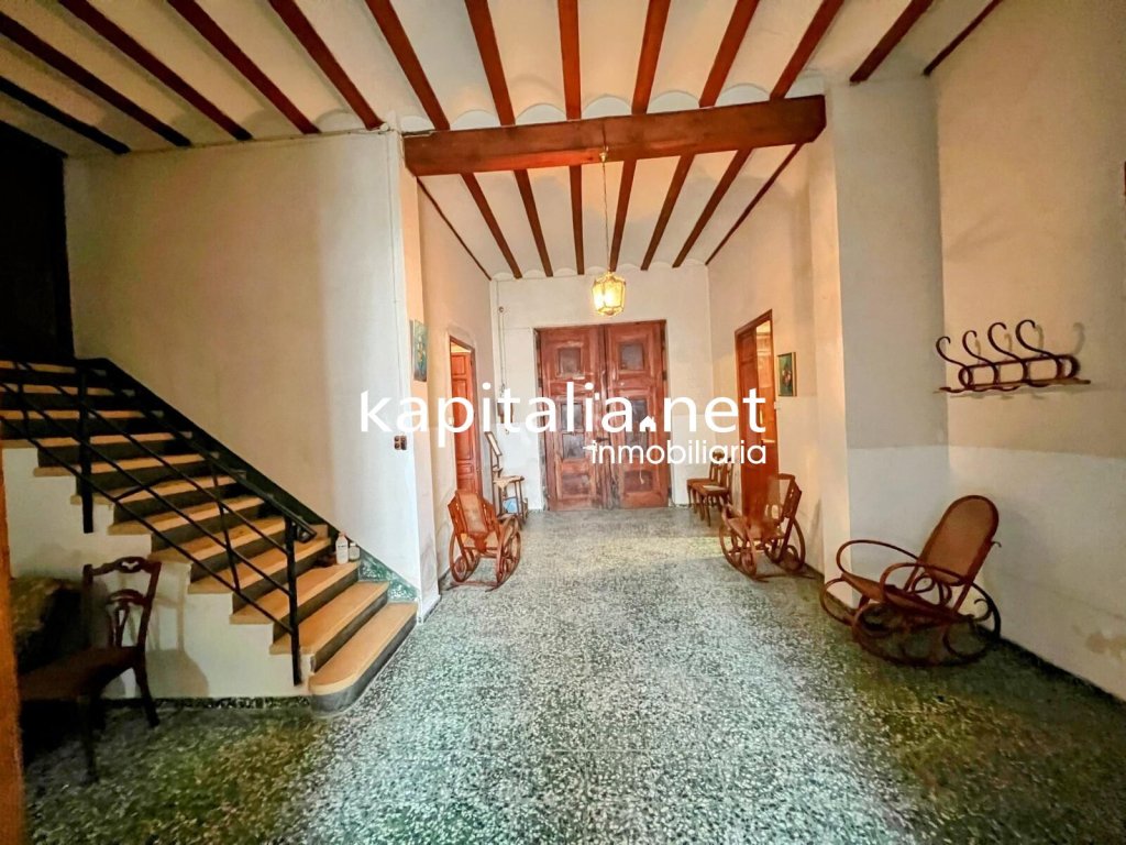 Featured Photo