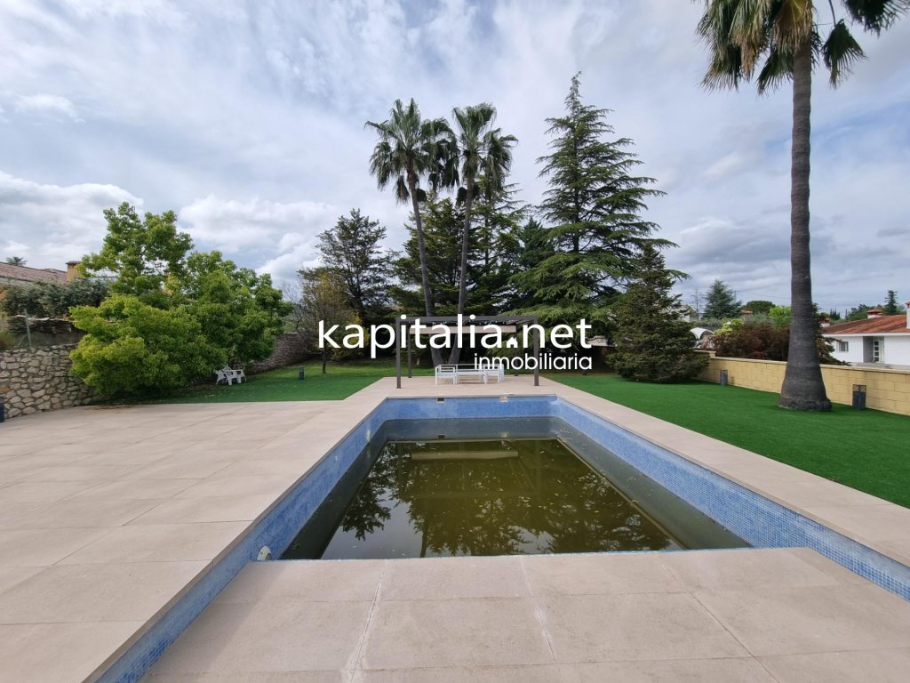 Featured Photo
