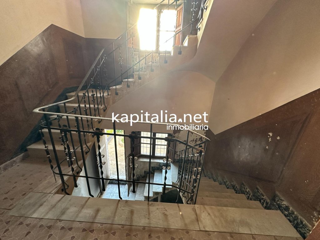 Featured Photo