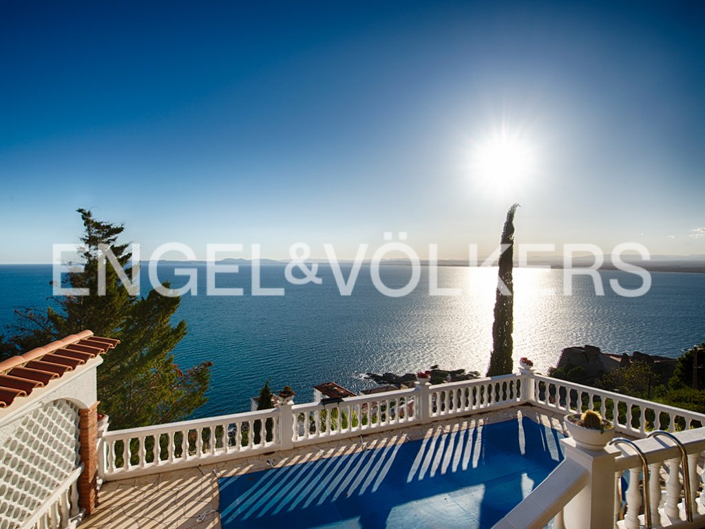 Featured Photo
