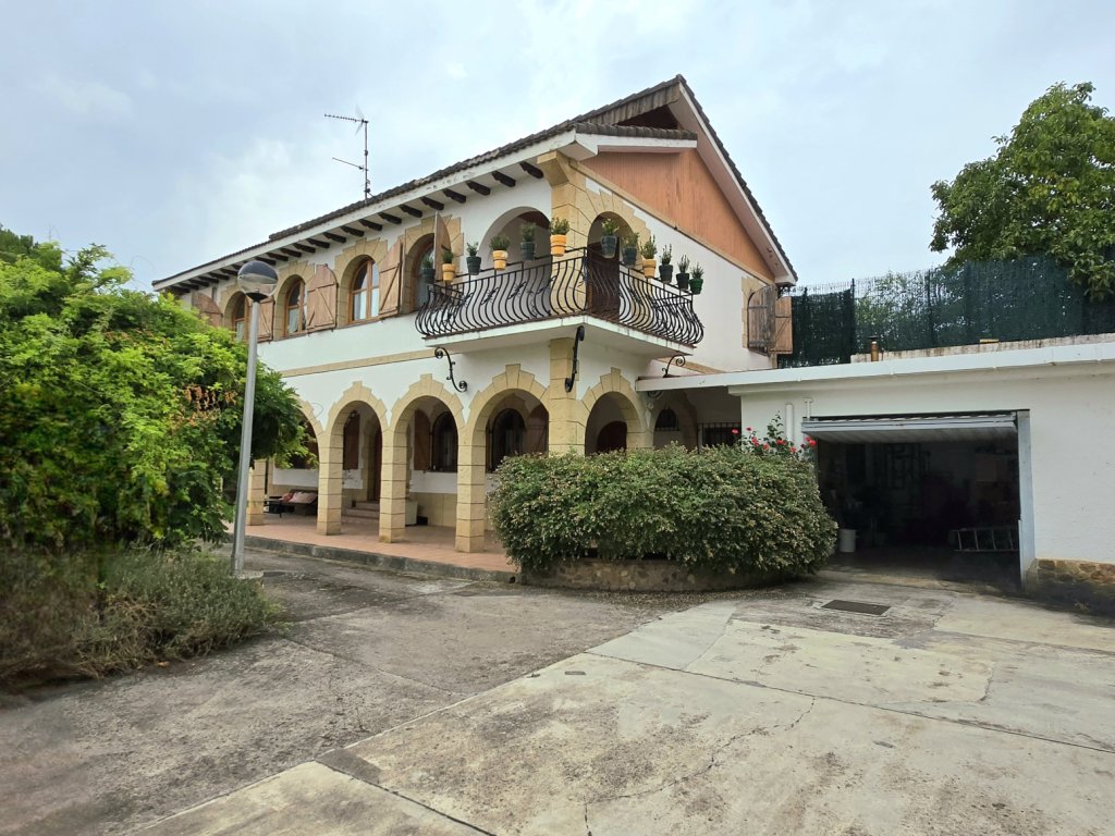 Featured Photo