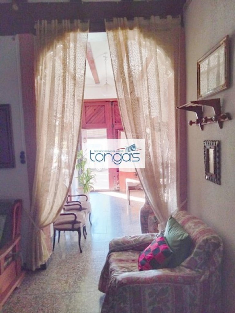 Featured Photo