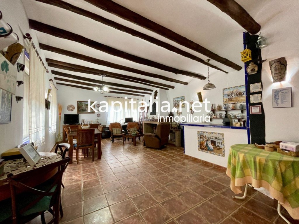 Featured Photo