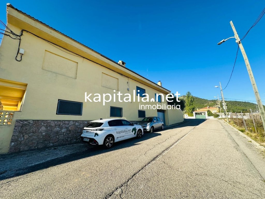 Featured Photo