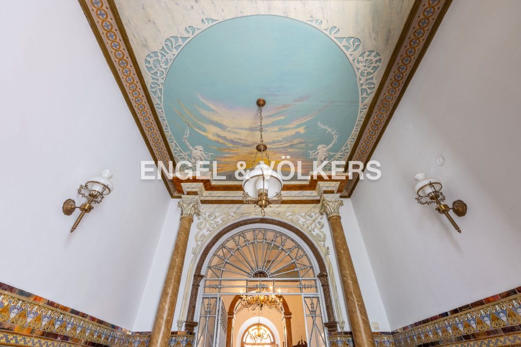 Featured Photo