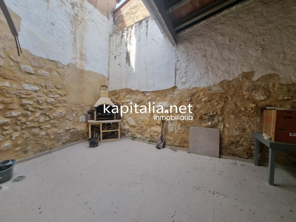 Featured Photo