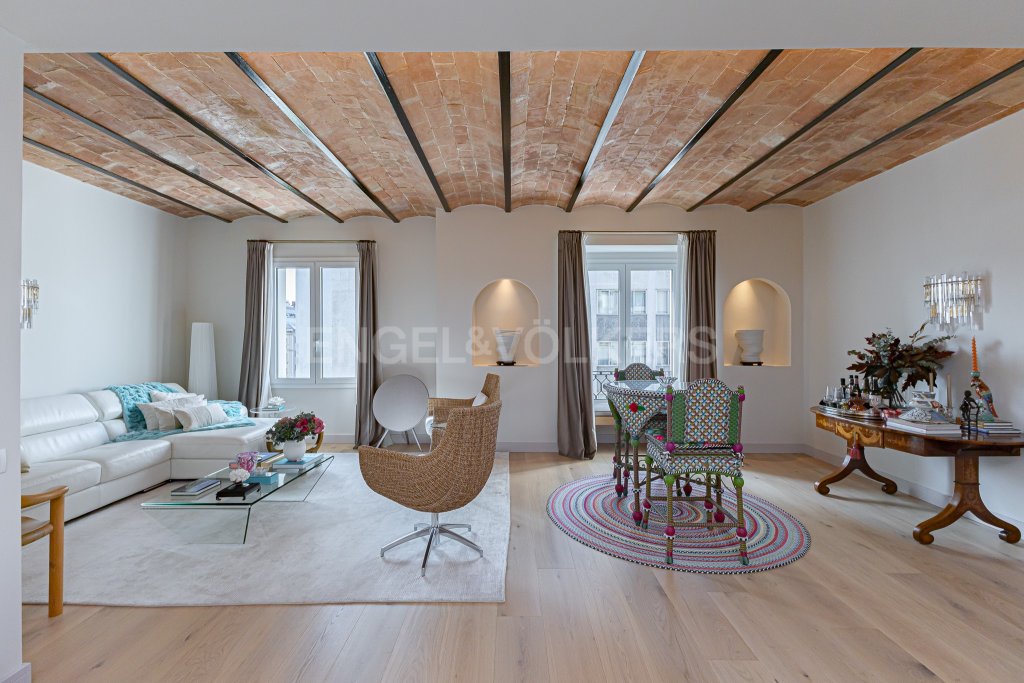 Featured Photo