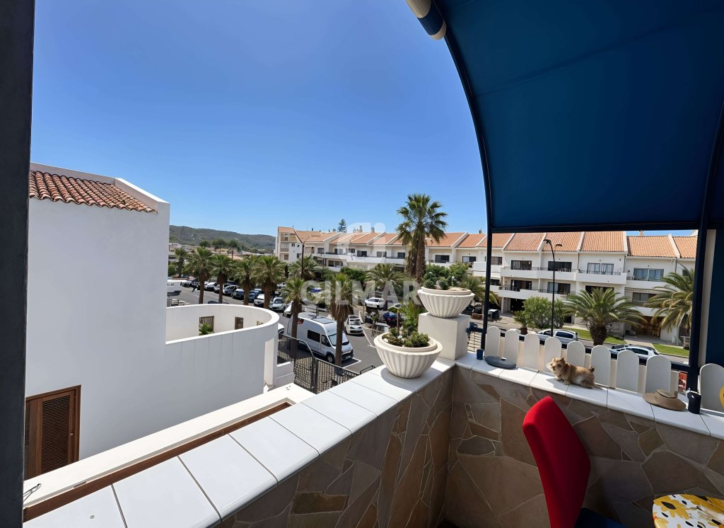 Featured Photo