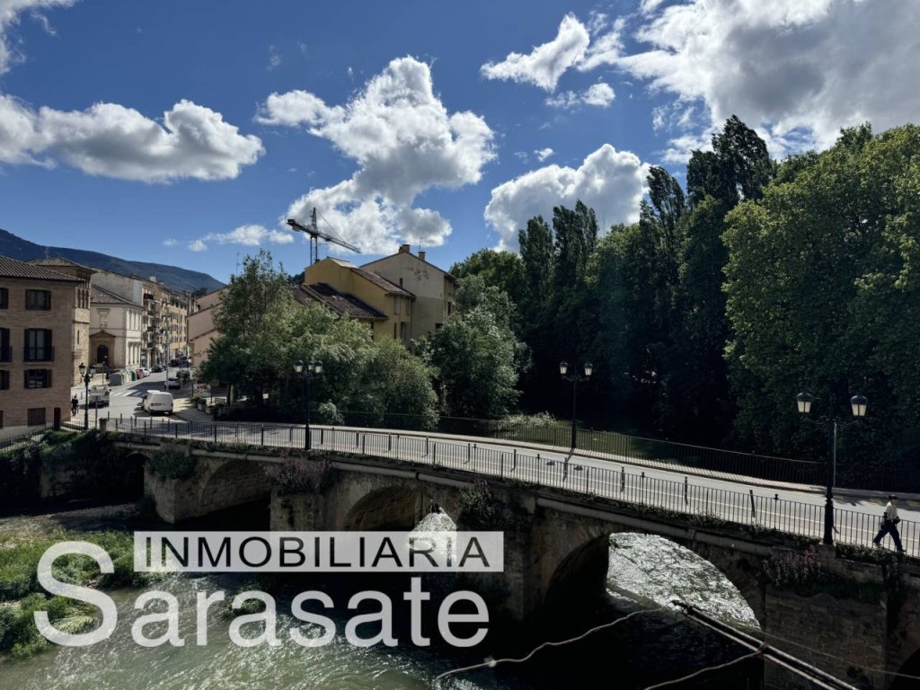 Featured Photo