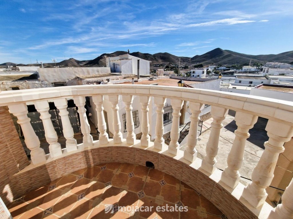 Featured Photo