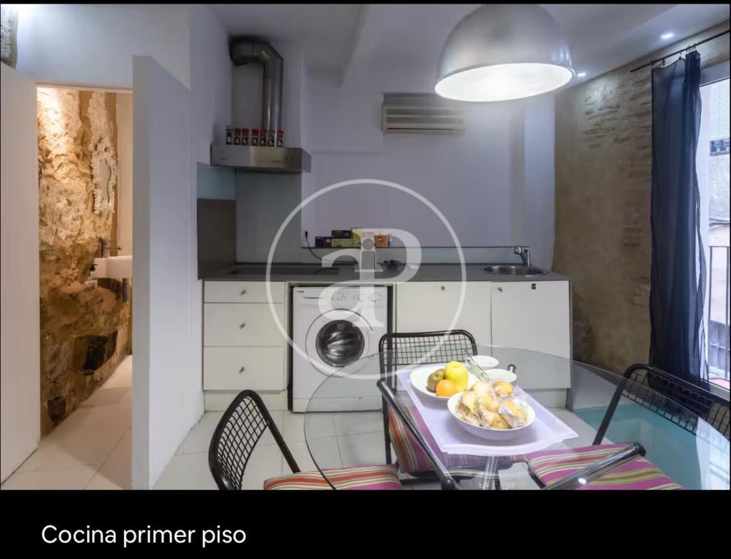 Featured Photo