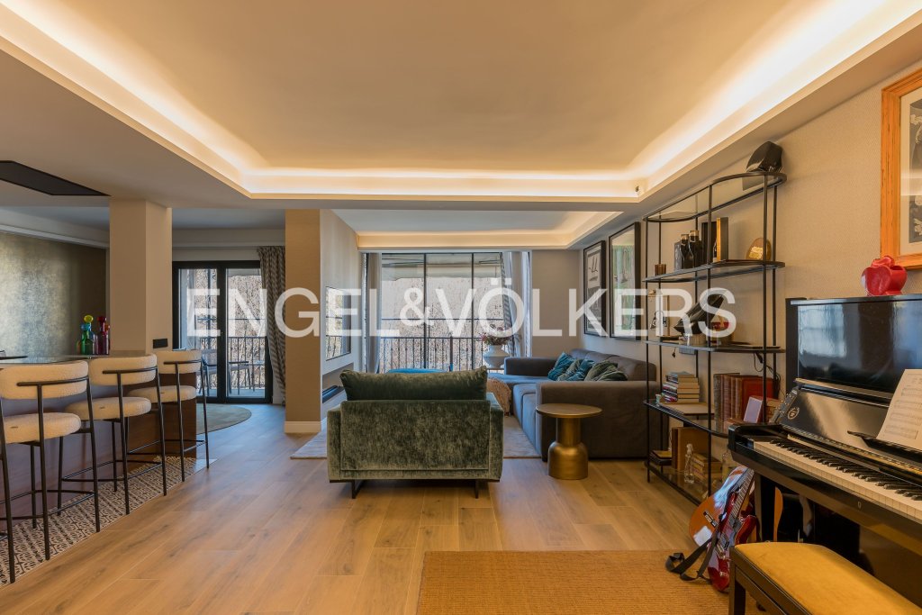Featured Photo