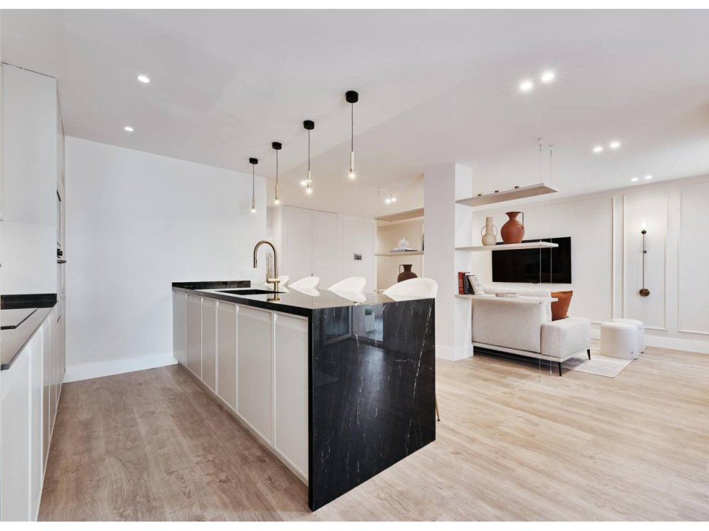 Featured Photo