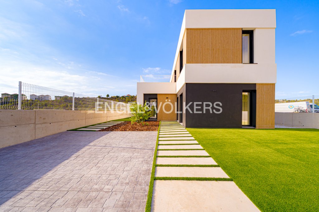 Featured Photo
