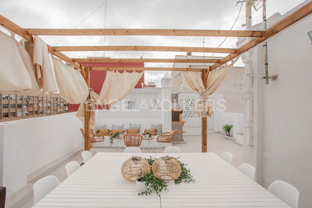 Featured Photo