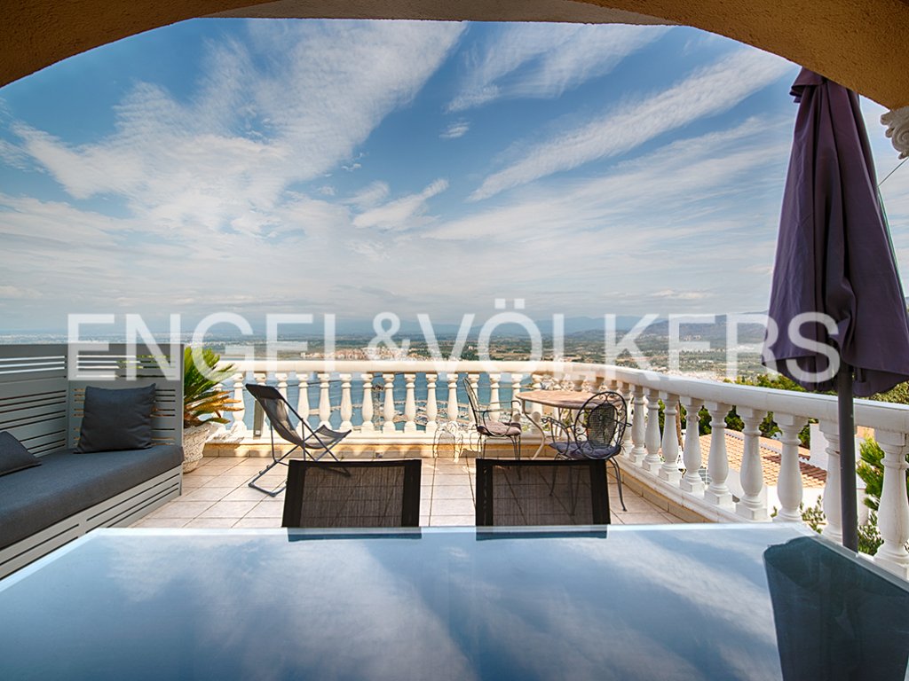 Featured Photo