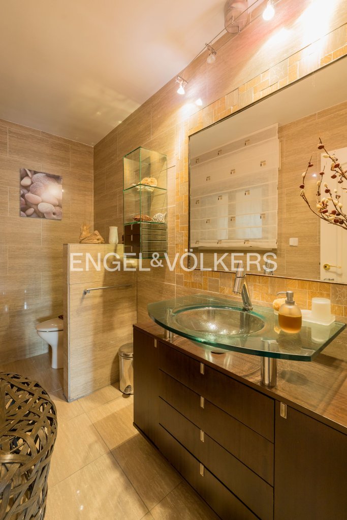 Featured Photo