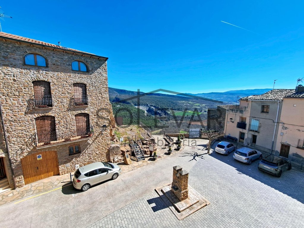 Featured Photo