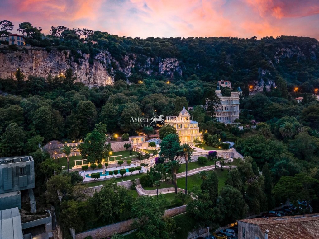 Featured Photo