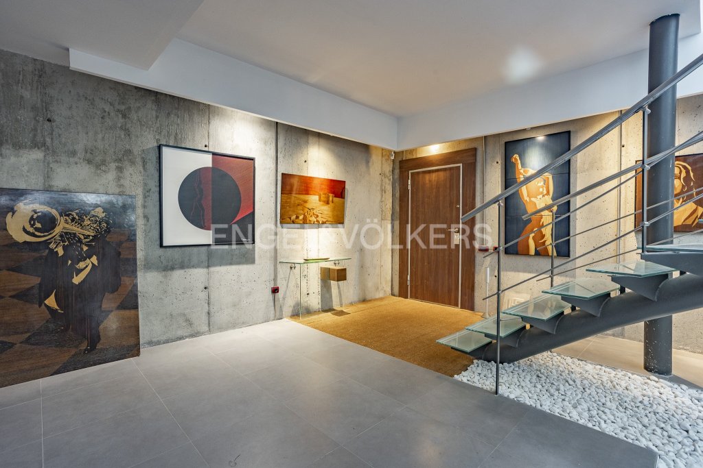 Featured Photo