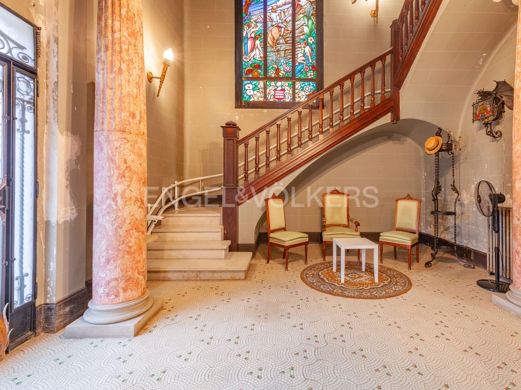 Featured Photo