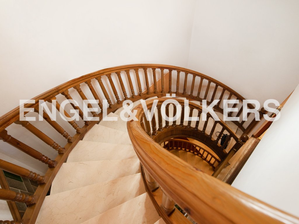 Featured Photo
