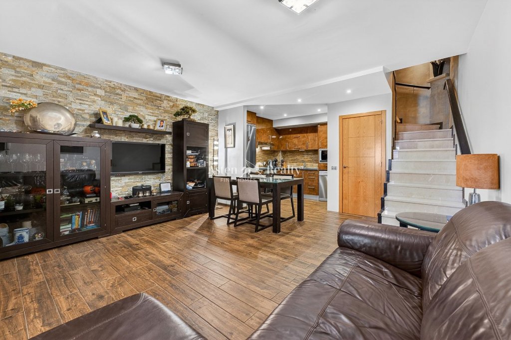 Featured Photo