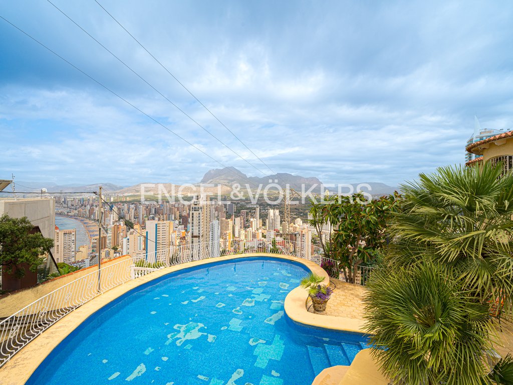Featured Photo