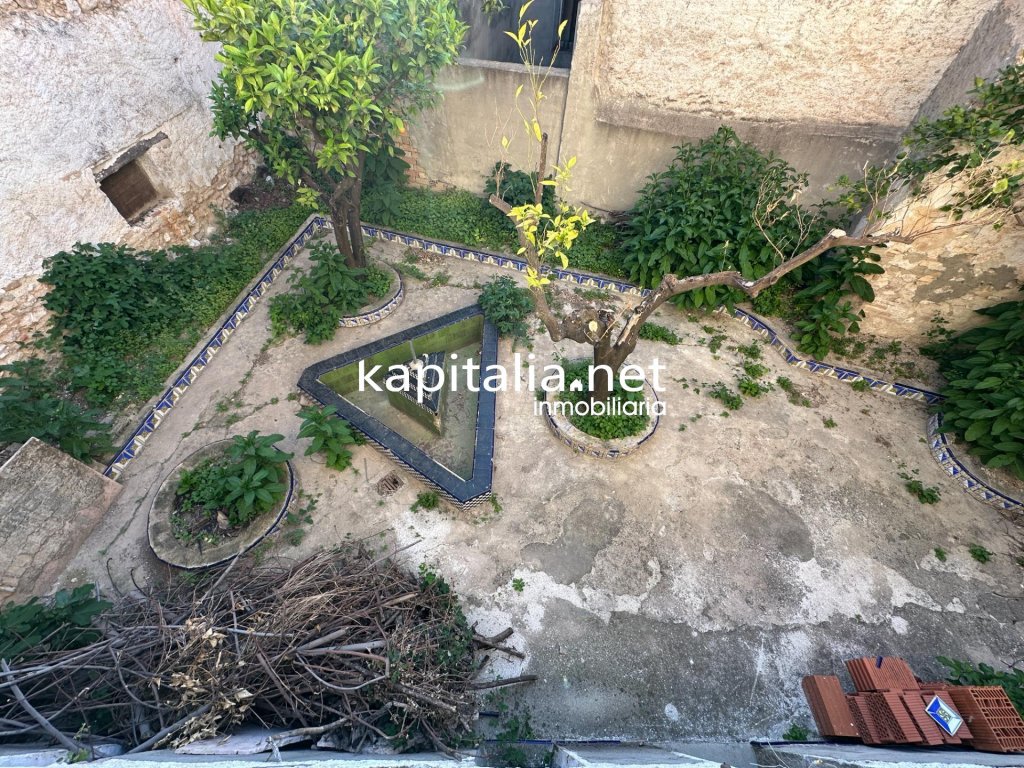 Featured Photo