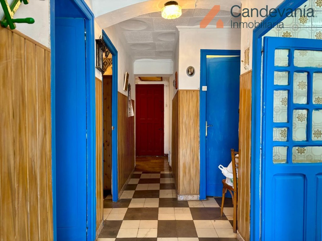 Featured Photo