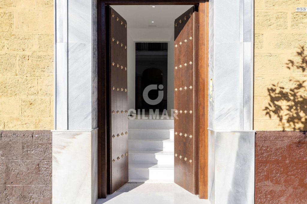 Featured Photo