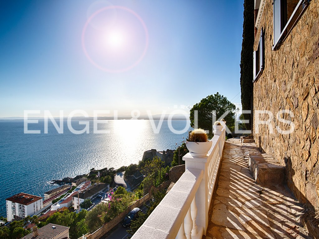 Featured Photo