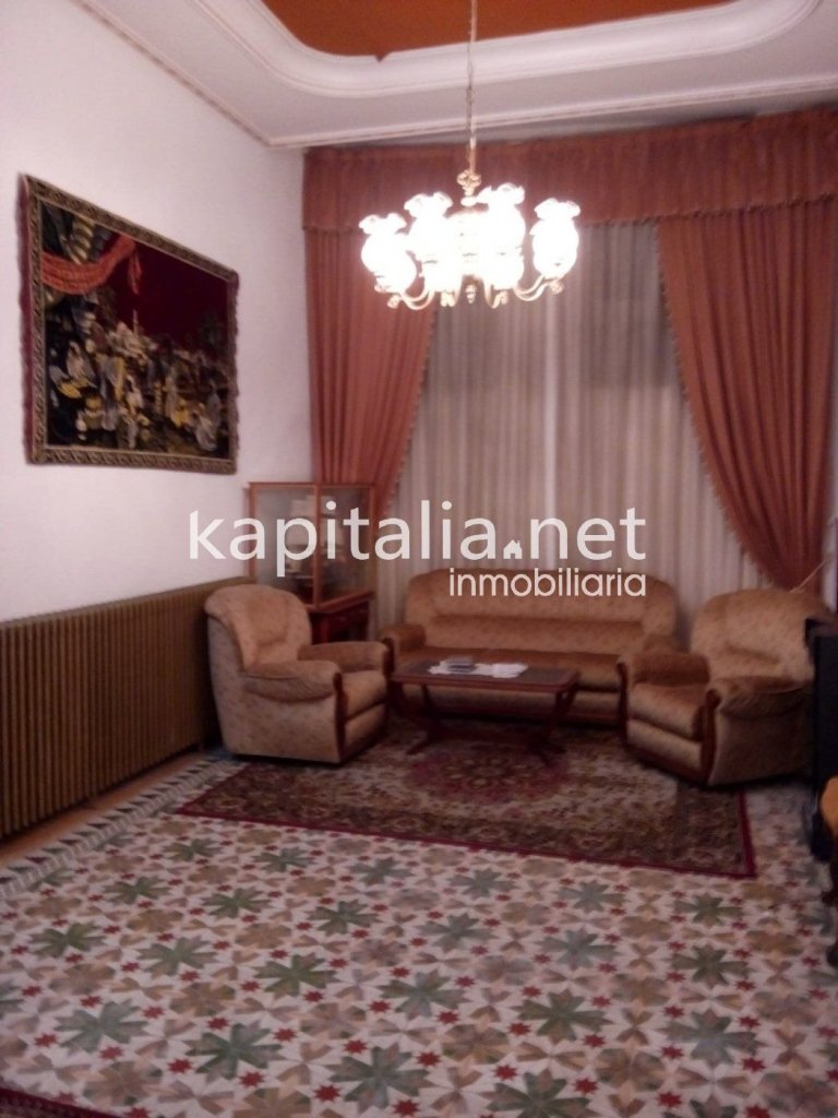 Featured Photo