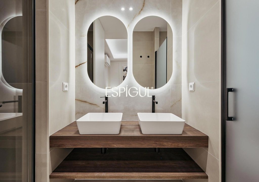 Featured Photo