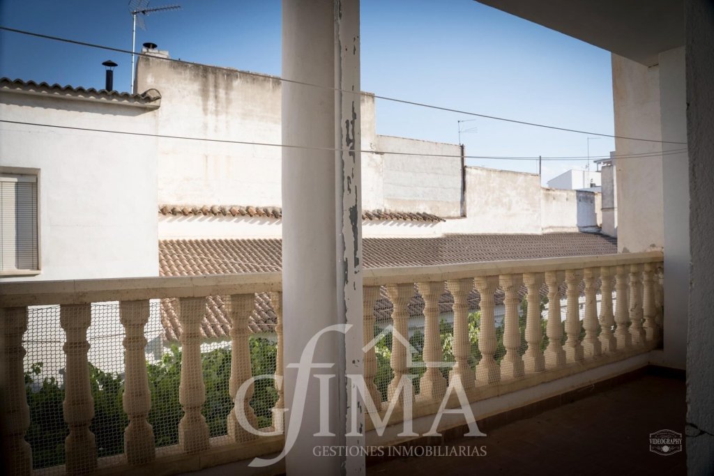 Featured Photo