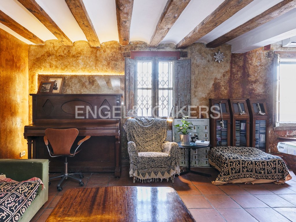 Featured Photo