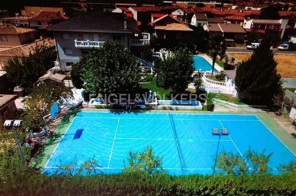 Featured Photo