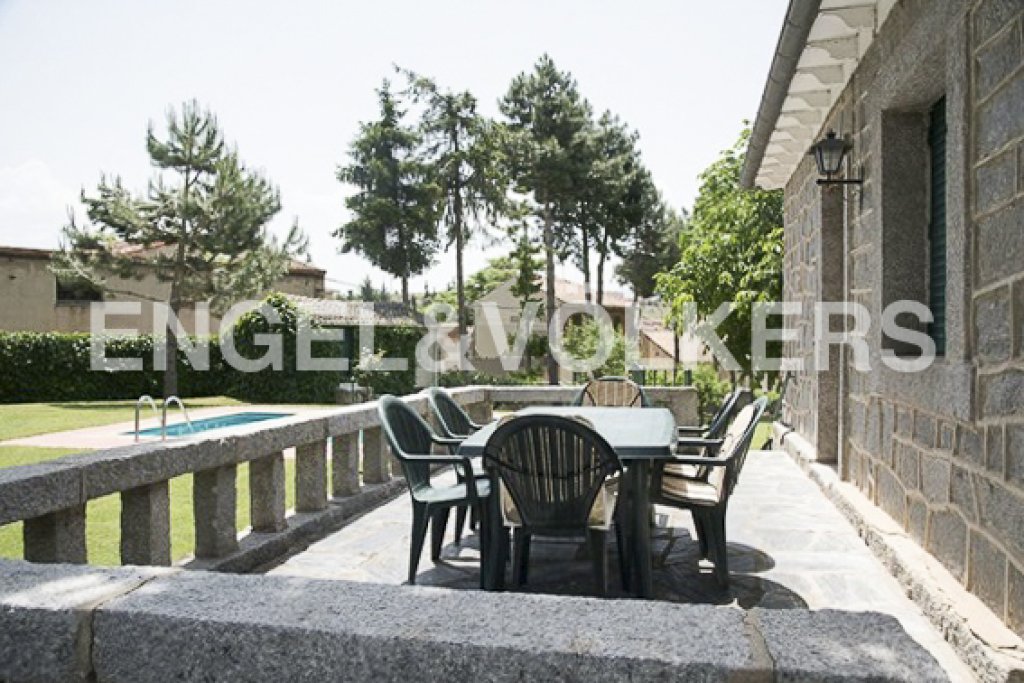 Featured Photo