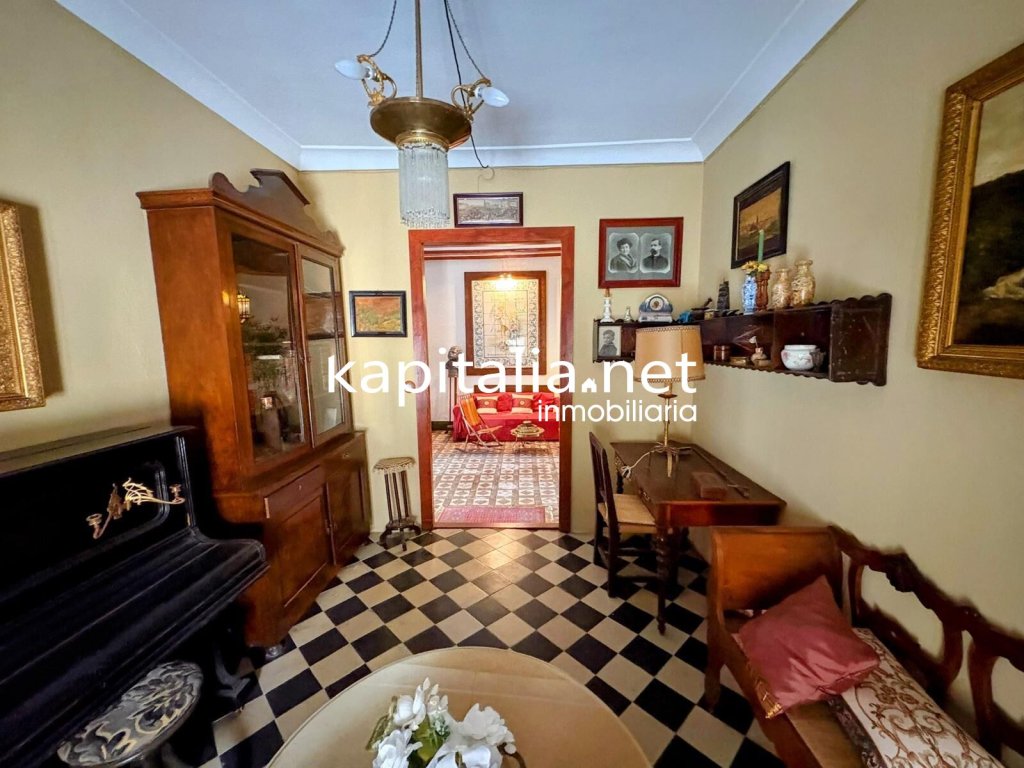 Featured Photo